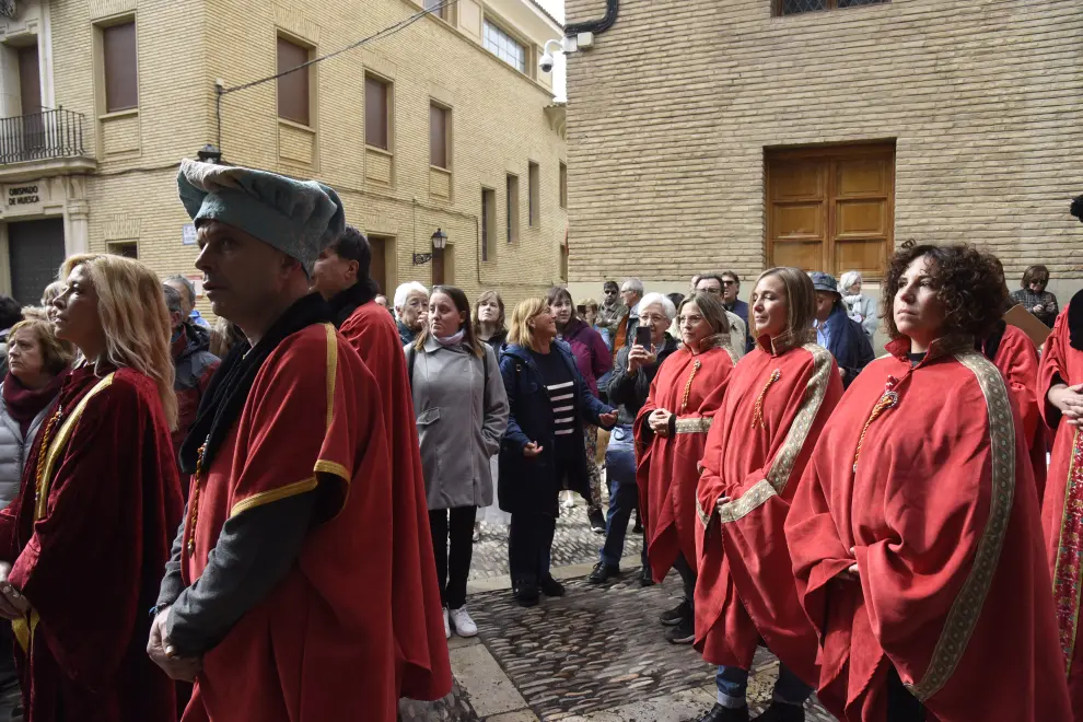Cientos de oscenses asistieron a la representación de la insaculación o extracción de oficios para elegir a los regidores de Huesca entre 1445 y 1707.