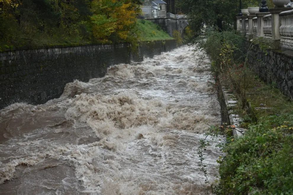 Imágenes de la riada en Canfranc.