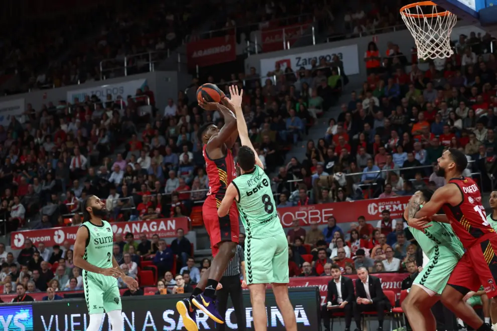 Fotos del encuentro de este sábado entre el Casademont Zaragoza y el Bilbao Basket, en Zaragoza.
