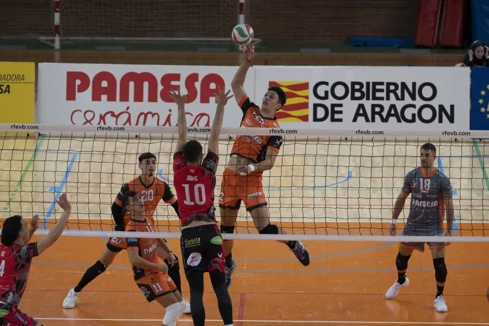 Foto del partido de Superliga de voleibol: Pamesa Teruel-Conectabalear Manacor, en el pabellón Los Planos
