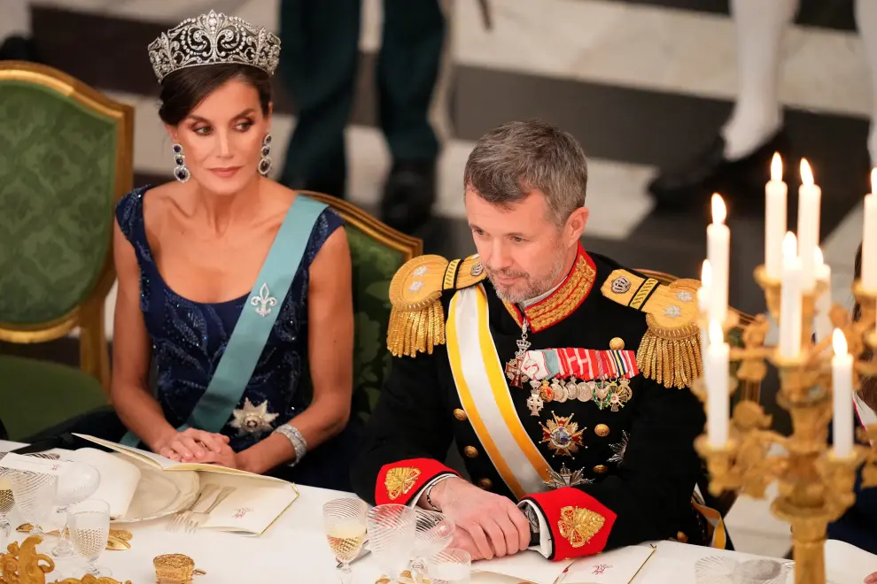 Denmark's Queen Margrethe gives a speech as she stands next to Spain's King Felipe, Queen Letizia, Danish Crown Prince Frederik and Crown Princess Mary at the State Banquet at Christiansborg Castle in Copenhagen, Denmark, November 6, 2023. Ritzau Scanpix/Mads Claus Rasmussen via REUTERS    ATTENTION EDITORS - THIS IMAGE WAS PROVIDED BY A THIRD PARTY. DENMARK OUT. NO COMMERCIAL OR EDITORIAL SALES IN DENMARK. DENMARK-ROYALS/SPAIN