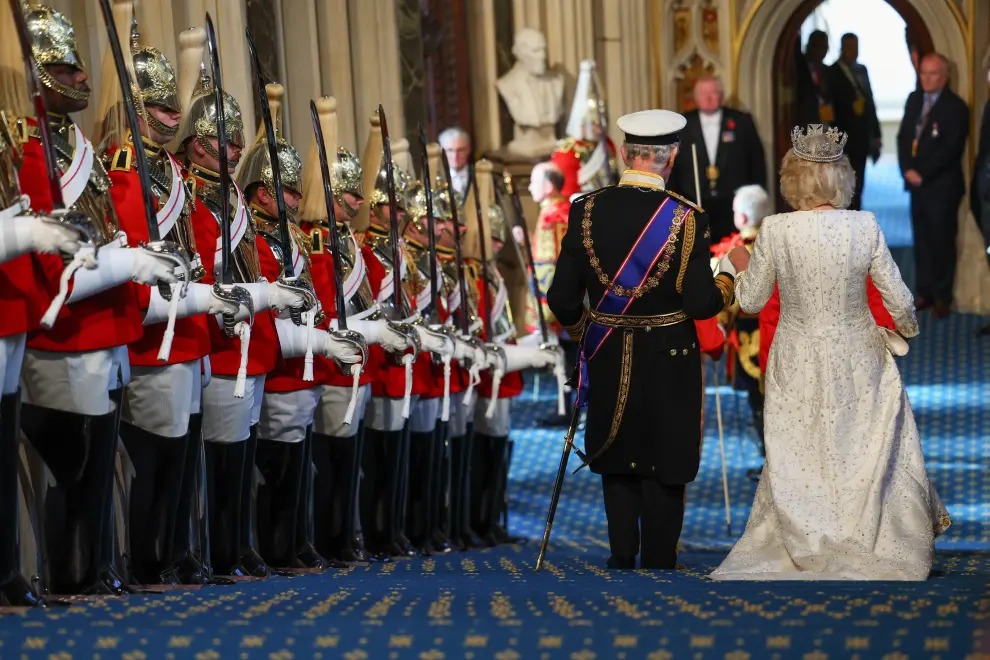 The Yeoman of the Guard Ceremonial Search takes place ahead of the Kings Speech during the State Opening of Parliament, at the Palace of Westminster in London, Tuesday, Nov. 7, 2023. King Charles III sits on a gilded throne and read out the Kings Speech, a list of planned laws drawn up by the Conservative government and aimed at winning over voters ahead of an election next year. (AP Photo/Kirsty Wigglesworth, Pool)[[[FOTOGRAFOS]]]