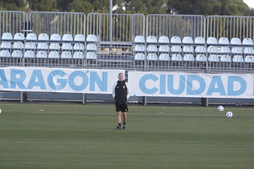 Entrenamiento del Real Zaragoza este viernes, previo al partido contra el Elche.