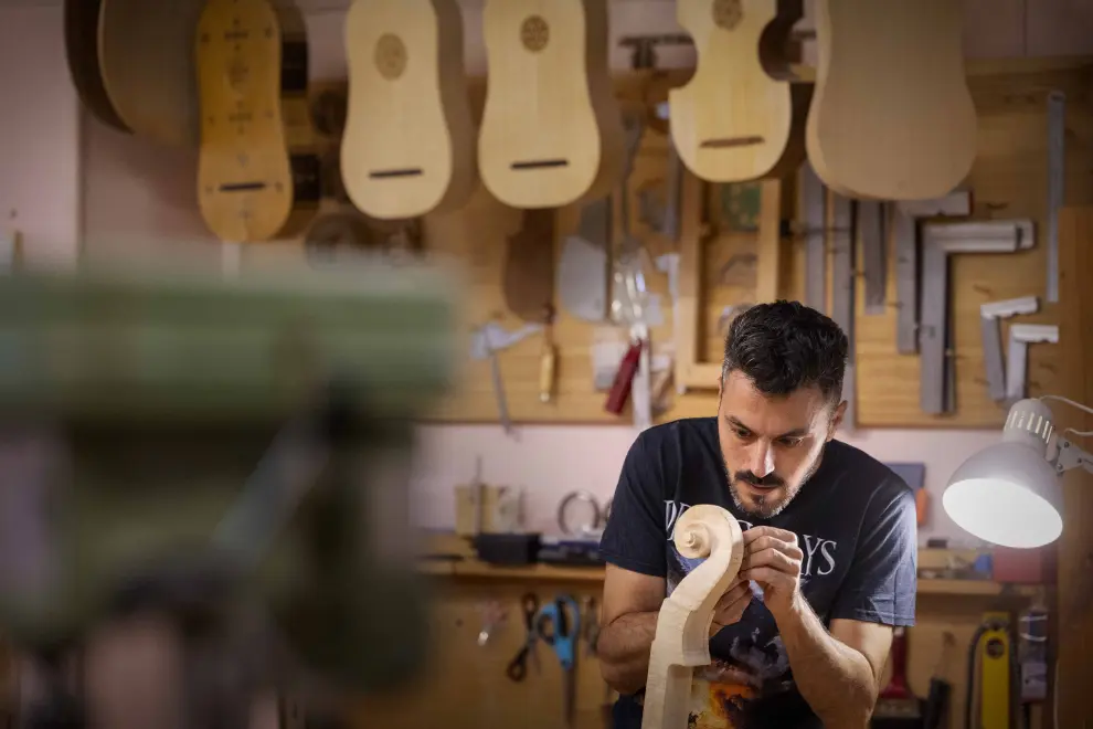 Construcción de instrumentos antiguos en la Escuela de Violería de Zaragoza