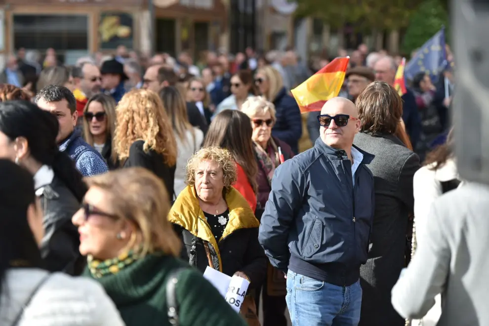 Participantes en la concentración del PP en la plaza San Antonio de Huesca