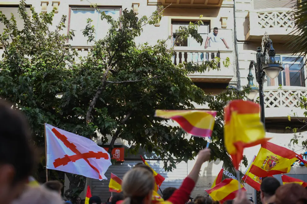 Protesta de Vox frente a la sede del PSOE en Zaragoza
