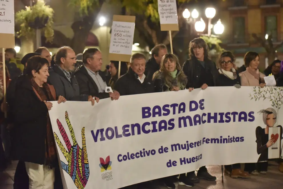 Concentración en Huesca contra la violencia machista.