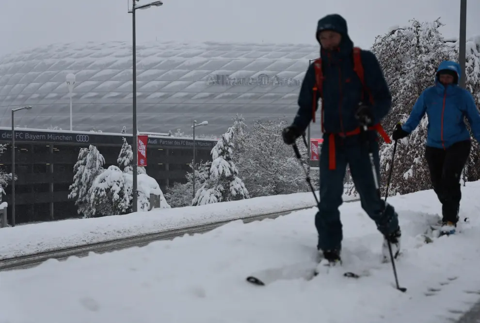 El aeropuerto de Múnich reanudó la actividad este domingo tras verse obligado a cancelar todas las operaciones debido a las fuertes nevadas registradas en el sur de Alemania.