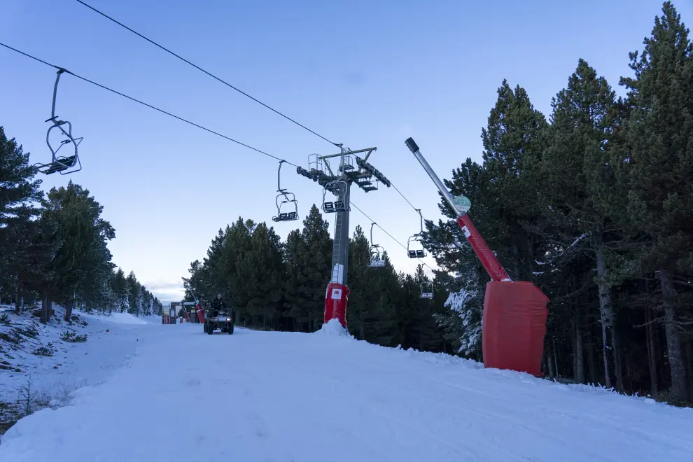 Estacion de esqui de Valdelinares que comenzara la temporada el proximo puente_3. Foto Antonio Garcia Bykofoto 04 12 23 [[[FOTOGRAFOS]]]