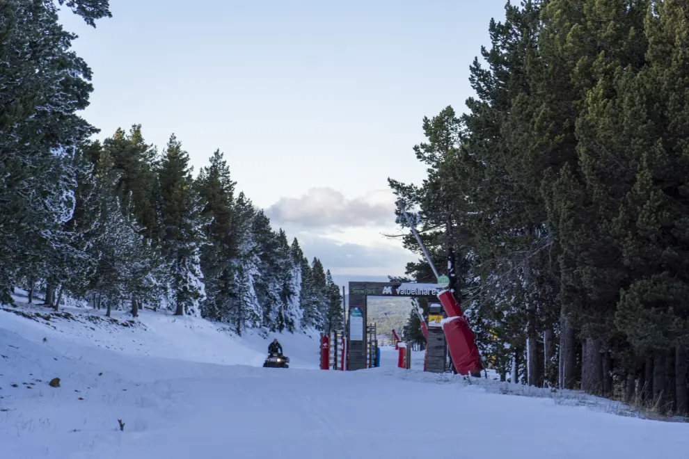 Estacion de esqui de Valdelinares que comenzara la temporada el proximo puente. Foto Antonio Garcia Bykofoto 04 12 23 [[[FOTOGRAFOS]]]