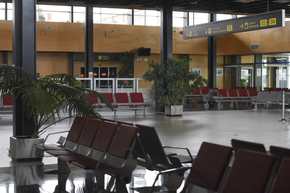 El aeropuerto de Huesca-Pirineos apenas tiene actividad 15 años después de su primer vuelo comercial.
