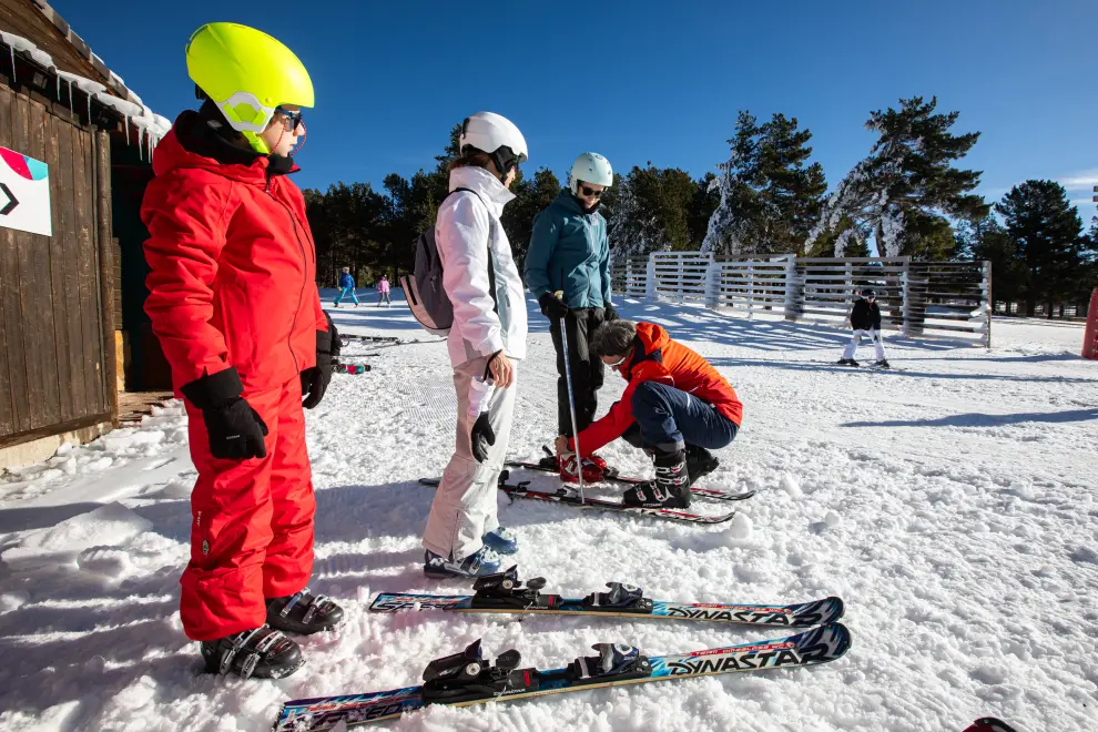 Valdelinares estrena la temporada de esquí en Aragón