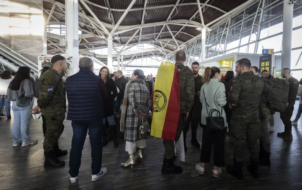 Más de 200 soldados han partido a Letonia para una misión aliada de la OTAN.