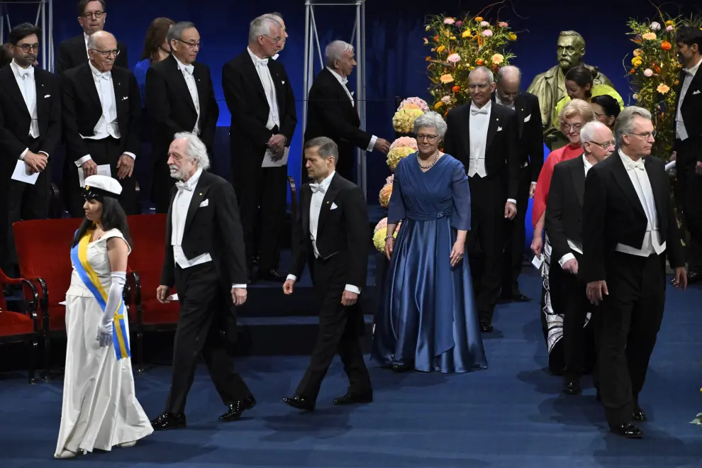 Ferenc Krausz is awarded the Nobel Prize in Physics 2023 by King Carl Gustaf of Sweden during the Nobel Prize award ceremony at the Concert Hall in Stockholm, Sweden on December 10, 2023. Claudio Bresciani/TT News Agency/via REUTERS      ATTENTION EDITORS - THIS IMAGE WAS PROVIDED BY A THIRD PARTY. SWEDEN OUT. NO COMMERCIAL OR EDITORIAL SALES IN SWEDEN. [[[REUTERS VOCENTO]]] NOBEL-PRIZE/