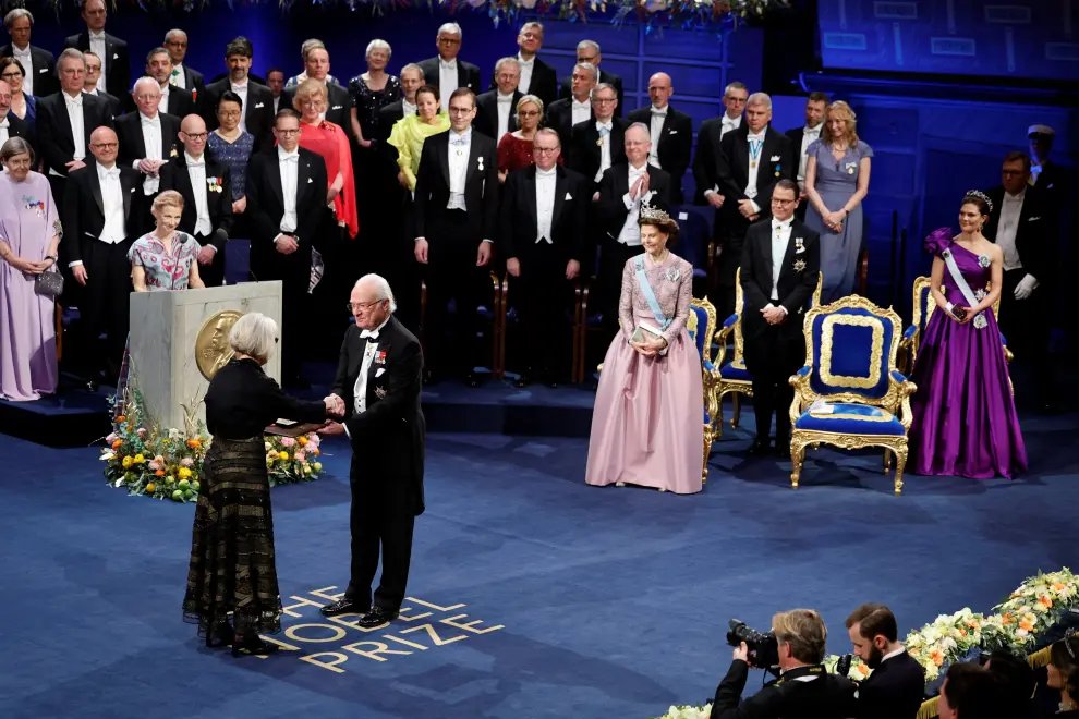Claudia Goldin is awarded the Nobel Prize in Economic Sciences 2023 by King Carl Gustaf of Sweden during the Nobel Prize award ceremony in Stockholm, Sweden on December 10, 2023. Claudio Bresciani/TT News Agency/via REUTERS      ATTENTION EDITORS - THIS IMAGE WAS PROVIDED BY A THIRD PARTY. SWEDEN OUT. NO COMMERCIAL OR EDITORIAL SALES IN SWEDEN. [[[REUTERS VOCENTO]]] NOBEL-PRIZE/