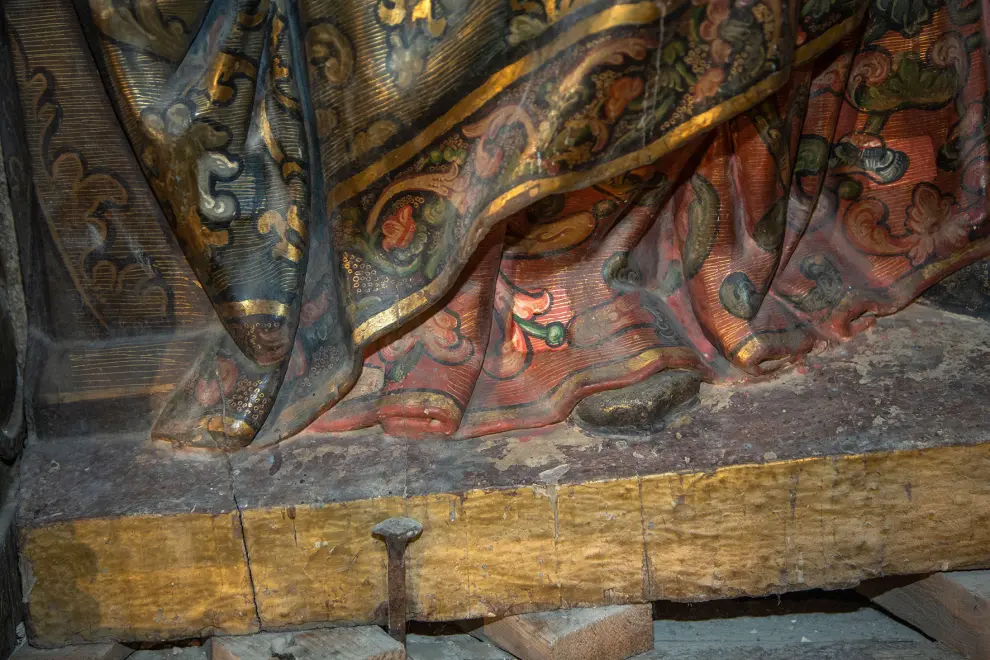 Concluye la limpieza del retablo principal de la colegiata de Santa María la Mayor de Calatayud