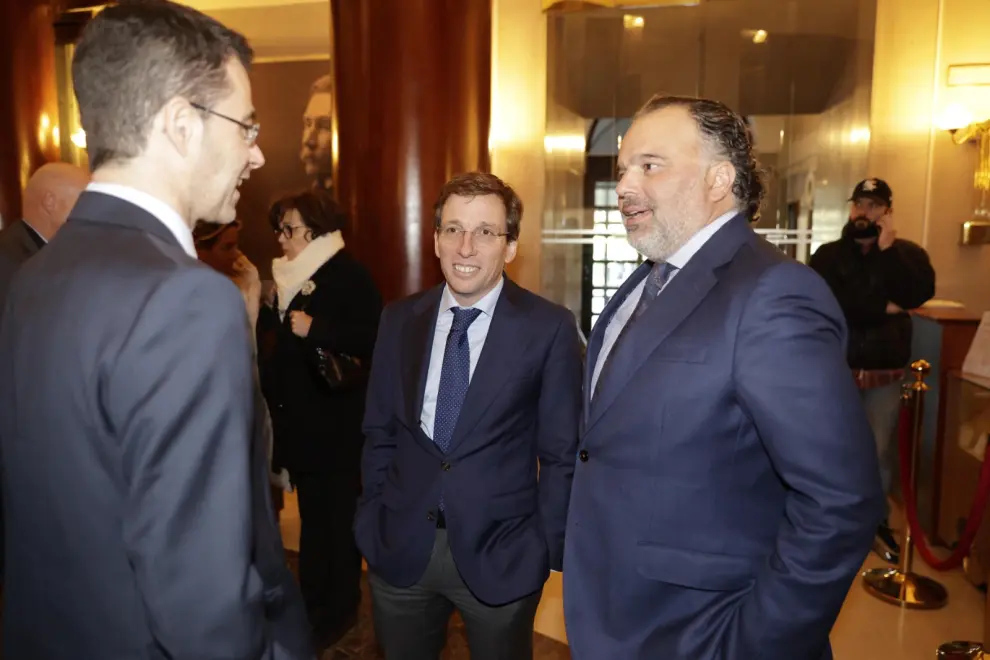 Foro organizado por el Grupo Henneo con la presencia del líder nacional del PP, Alberto Núñez Feijóo, y el presidente de Aragón, Jorge Azcón.