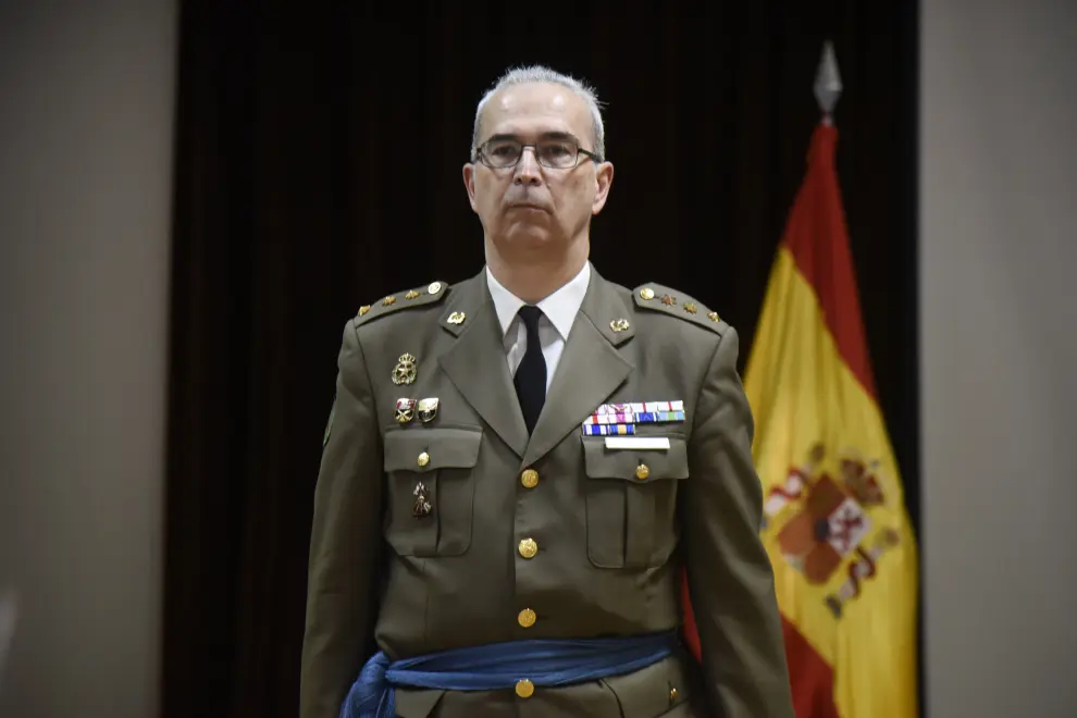 La toma de posesión del coronel Espinar como nuevo Jefe del Estado Mayor de la División Castillejos se ha celebrado en el cuartel Sancho Ramírez de Huesca.