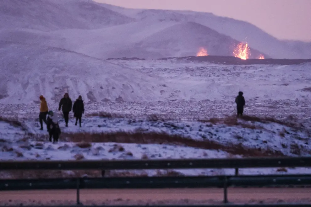Las autoridades de Islandia declaran el estado de emergencia por la erupción un volcán cerca de Grindavik