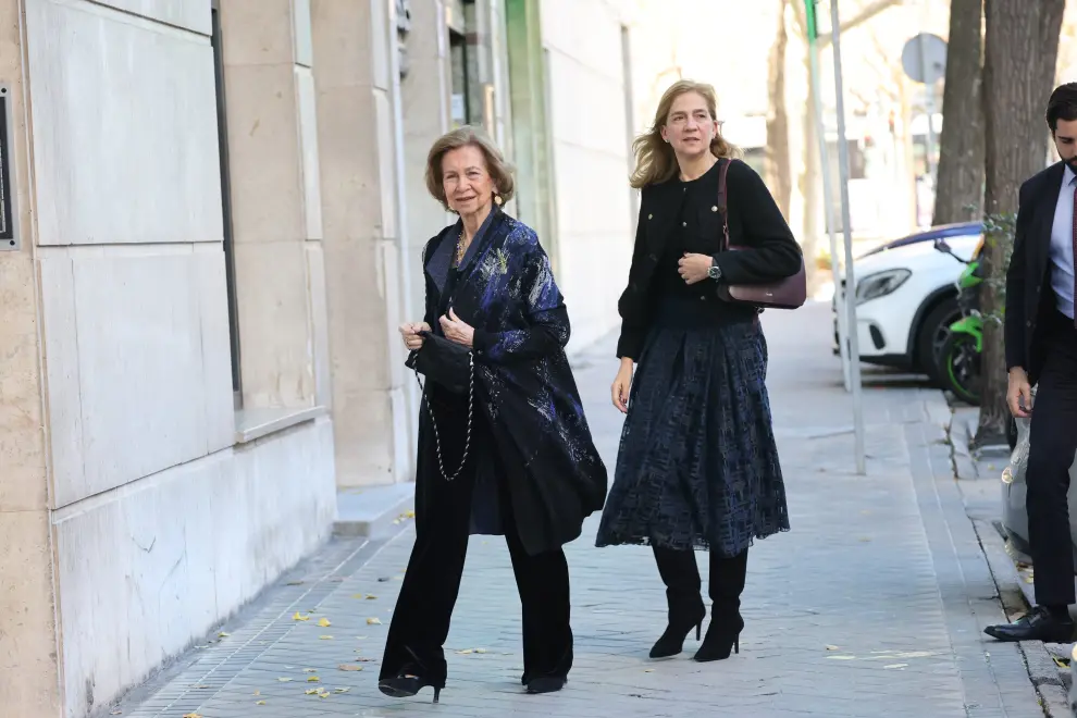 La Reina Sofía y la Infanta Cristina a su llegada al restaurante