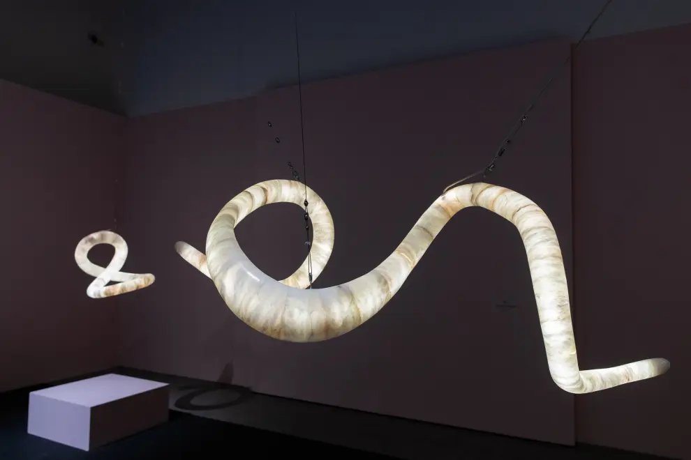 Exposición ‘Aqua Fossil' de alabastro, del estudio creativo Amarist, en el Museo Pablo Serrano de Zaragoza