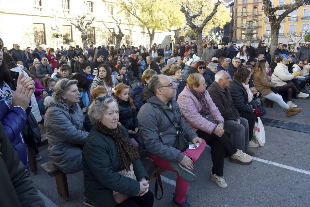 Una veintena de grupos ha participado este año en Villancicosca en Huesca, que ha vuelto a tener un espíritu solidario.