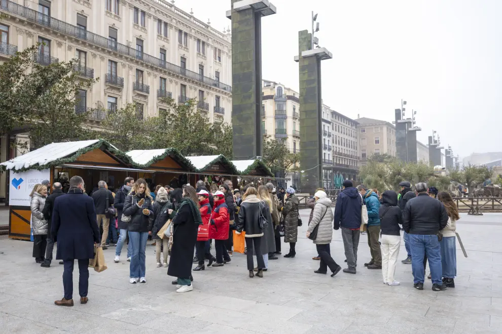 Inauguración de la iniciativa Libros que importan en la Plaza del Pilar de Zaragoza