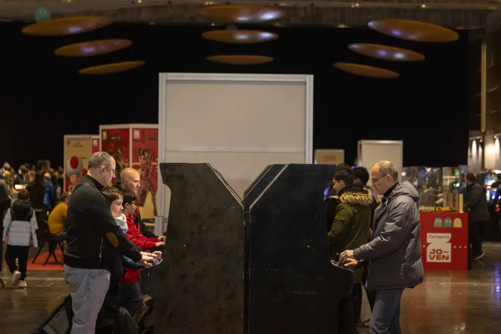 Feria de videojuegos antiguos Retrogamer 2023 en la sala Multiusos del Auditorio de Zaragoza