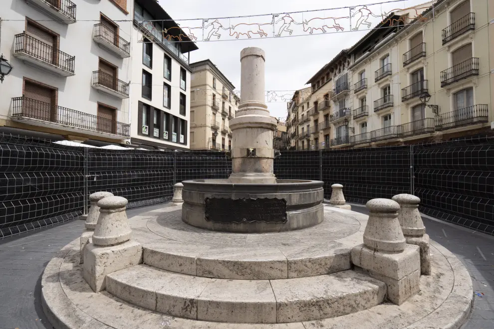 La columna de la fuente de la plaza del Torico de Teruel sin la figura del Torico.