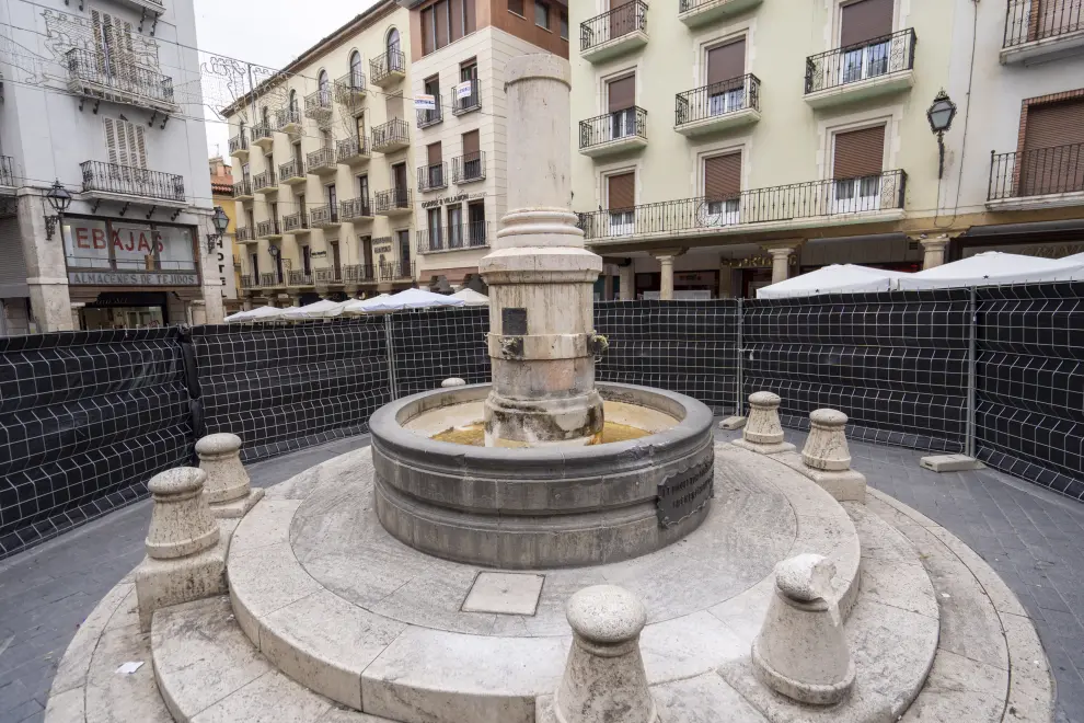 La columna de la fuente de la plaza del Torico de Teruel sin la figura del Torico.