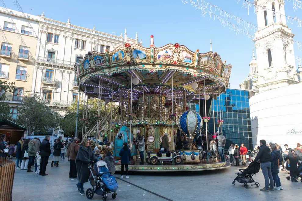 Ambiente de Navidad en el centro de Zaragoza este sábado 30 de diciembre de 2024.