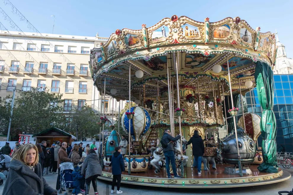 Ambiente de Navidad en el centro de Zaragoza este sábado 30 de diciembre de 2024.