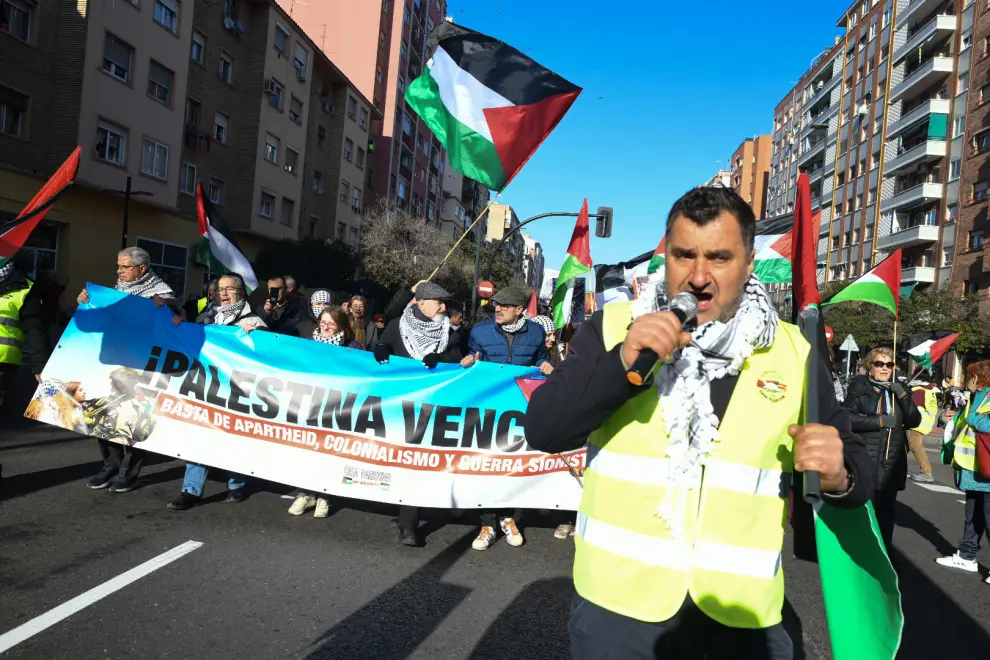 Manifestación en Zaragoza para pedir el alto el fuego y que termine la guerra en Gaza