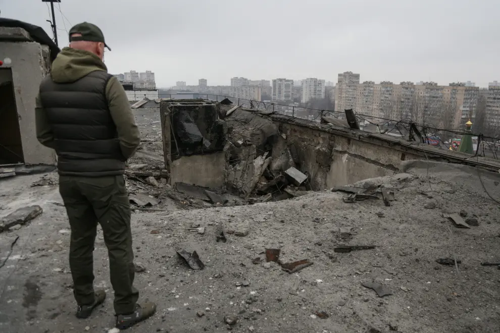 A views shows an apartment building damaged during a Russian drone strike, amid Russias attack on Ukraine, in Odesa, Ukraine January 1, 2024. REUTERS/Serhii Smolientsev [[[REUTERS VOCENTO]]] UKRAINE-CRISIS/ATTACK-ODESA