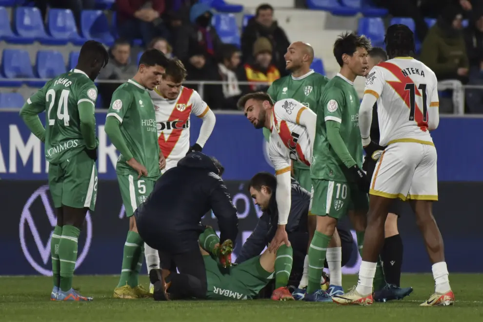 Adiós cruel a la Copa del Rey para una SD Huesca que aguantó 90 minutos y casi toda la prórroga al Rayo Vallecano (0-2).