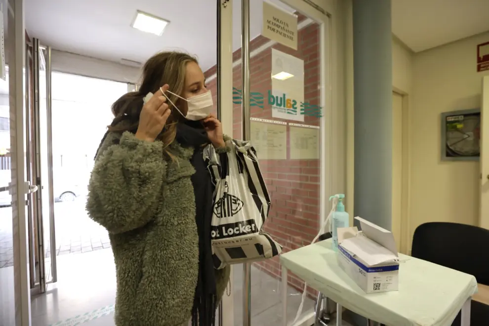 Primer día en el PAC Bombarda de Zaragoza tras recibir la instrucción del Salud con medidas para hacer frente a las infecciones respiratorias.