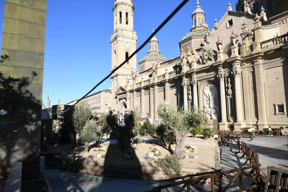 Desmontaje del Belén de la plaza del Pilar de Zaragoza
