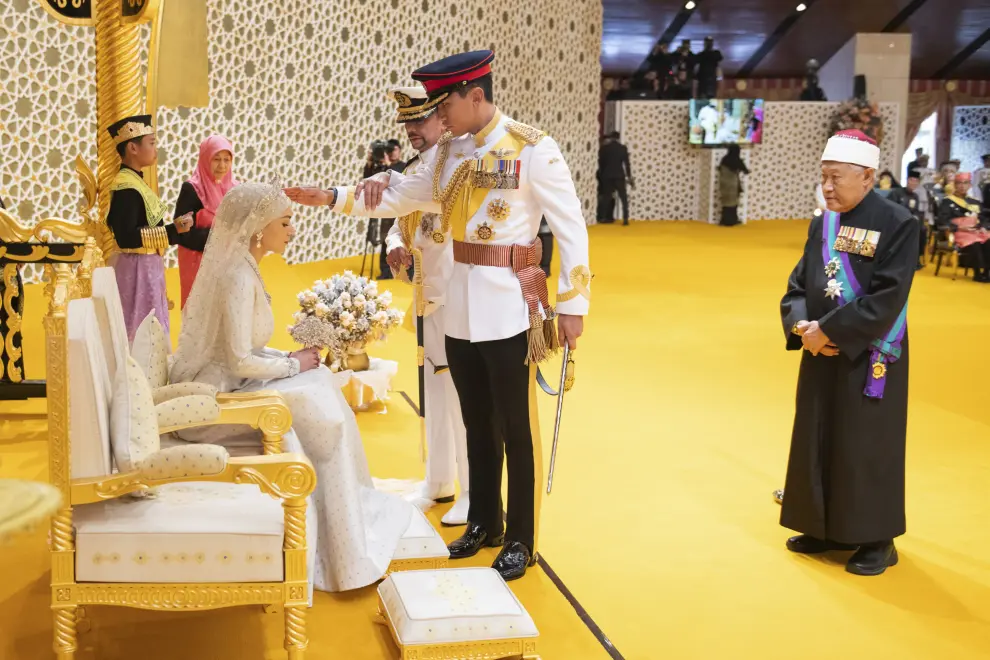Fotos de 10 días de celebración de la boda del príncipe Abdul Mateen de Brunéi.