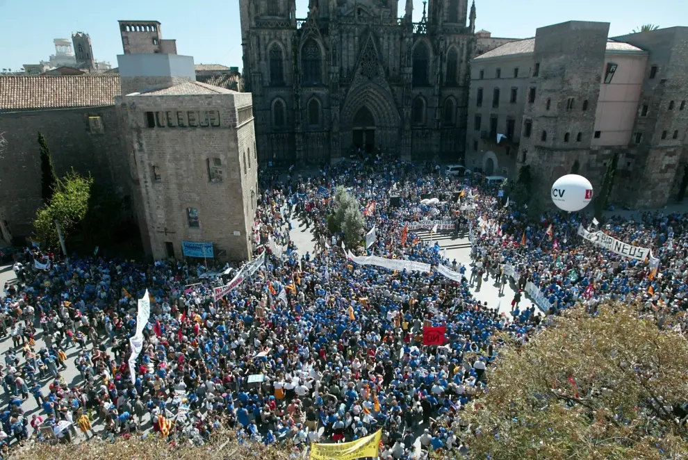 Manifestación contra el trasvase y el Plan Hidrológico Nacional en Barcelona en 2003.