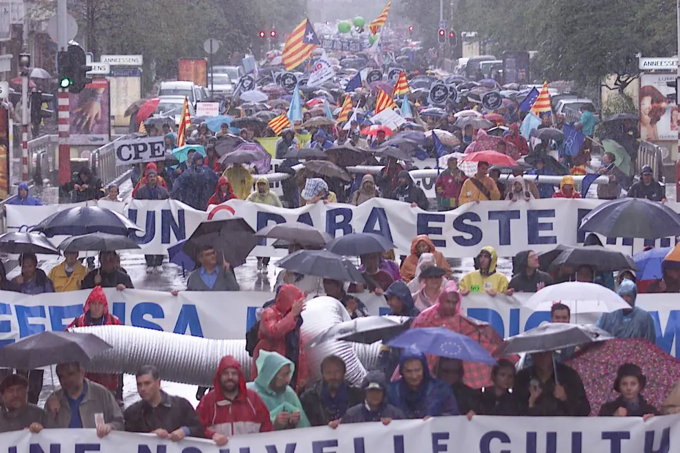 Marcha por las calles de Bruselas contra el trasvase del Ebro.