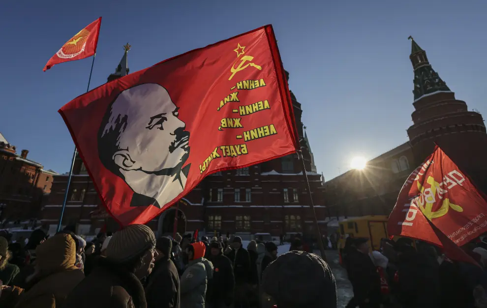 Conmemoración en Moscú del centenario de la muerte de Lenin en torno a su mausoleo.