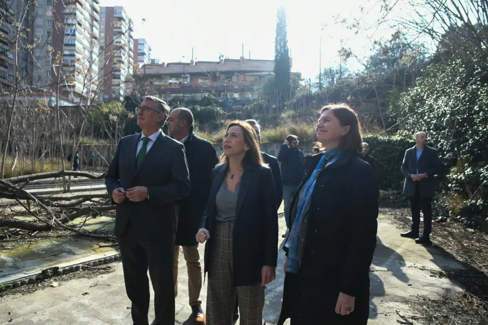 Visita de la alcaldesa de Zaragoza, Natalia Chueca, a la ribera del Huerva en la zona de los antiguos viveros Sopesens.