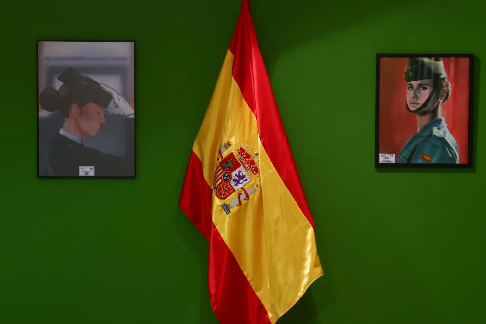 Exposición 'Mujeres de uniforme. 35 años al servicio de España', en el Patio de la Infanta de Ibercaja en Zaragoza