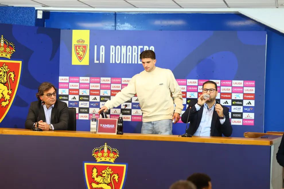 Presentación de los nuevos fichajes del Real Zaragoza:  Raúl Guti y Akim Zedadka