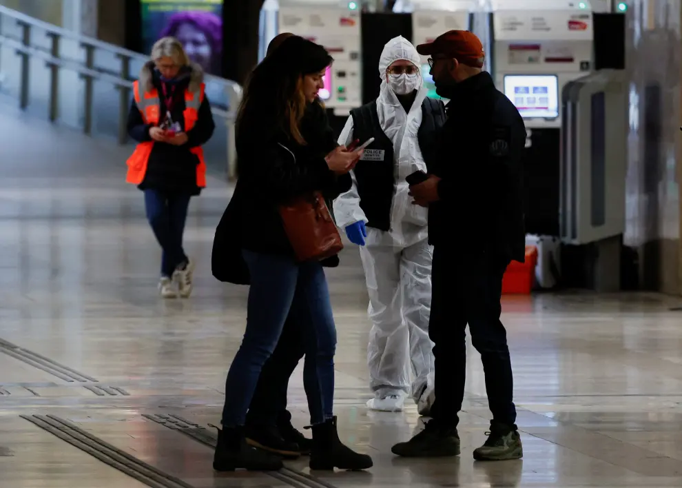 A French forensic police officer works on the site after a man with a knife wounded several people at the Gare de Lyon rail station in Paris, France, February 3, 2024. REUTERS/Gonzalo Fuentes [[[REUTERS VOCENTO]]] FRANCE-SECURITY/