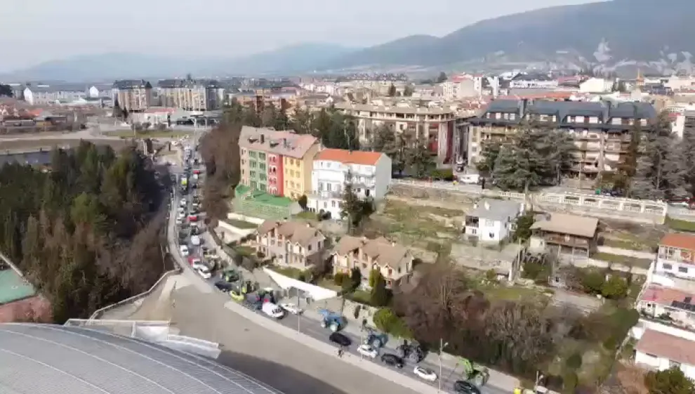 Vídeo grabado desde las alturas de las movilizaciones agrarias en la capital de la comarca de la Jacetania, en Huesca.