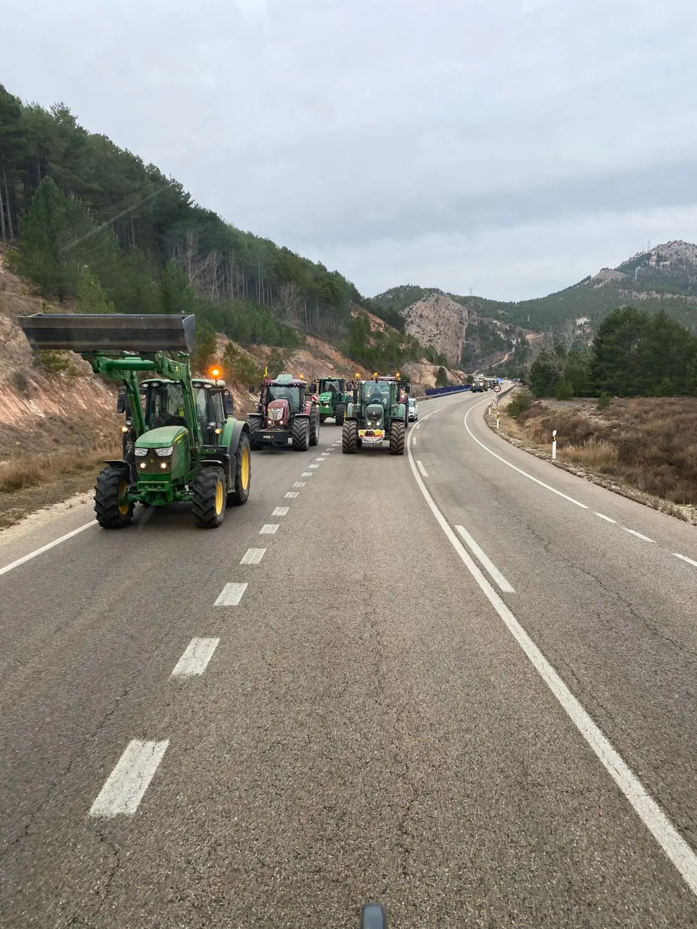 Los agricultores se movilizan en el municipio de Muniesa en Teruel.