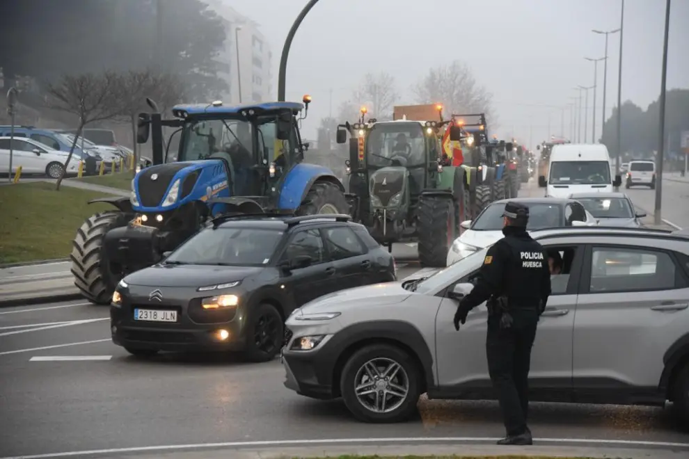 La manifestación de los tractores toma las entradas de Huesca.