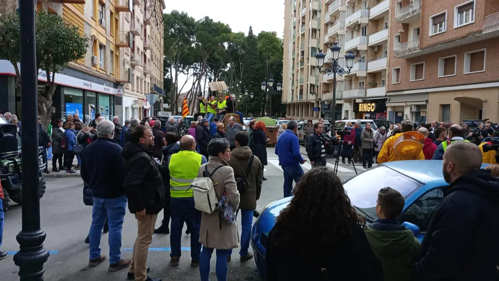 La subdelegación del Gobierno en Huesca está blindada por la Policía nacional por las protestas.