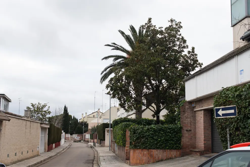Muchas de estas viviendas se han reformado parcial o totalmente. El complejo urbanístico se proyectó en los años 50, con la llegada de las bases militares americanas a España.